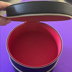Lancôme Black Textured Round makeup case 2 layers